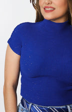 Blusa azul rey con textura y brillos