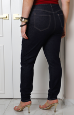 Pantalón de mezclilla obscuro
