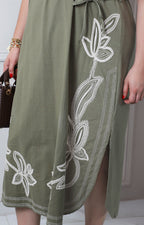 Vestido con bordado floral
