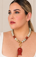 Collar de piedra natural blanco con dije, diseño artesanal de Boutiquemirel