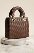 Bolsa pequeña con textura tejida