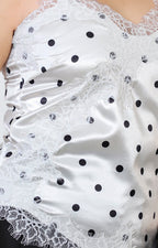 Blusa beige con polka dots y encaje