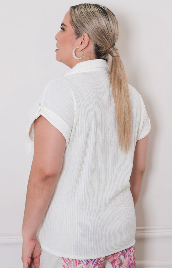 Blusa beige con botones - BLUSAS CURVY Boutiquemirel 