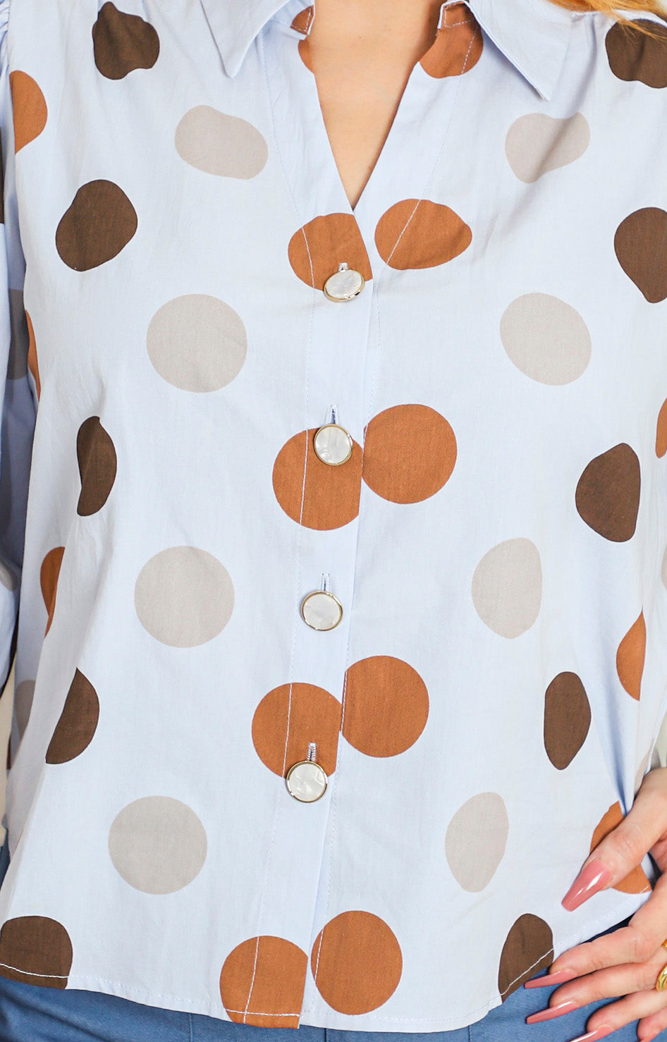 Blusa azul con polka-dots