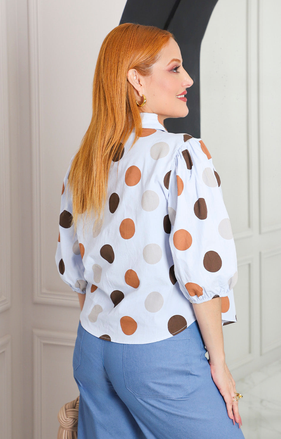 Blusa azul con polka-dots