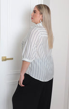 Blusa camisera a rayas Boutiquemirel para mujer curvy