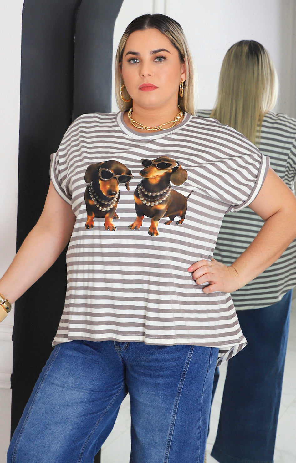 Playera estampada con rayas beige