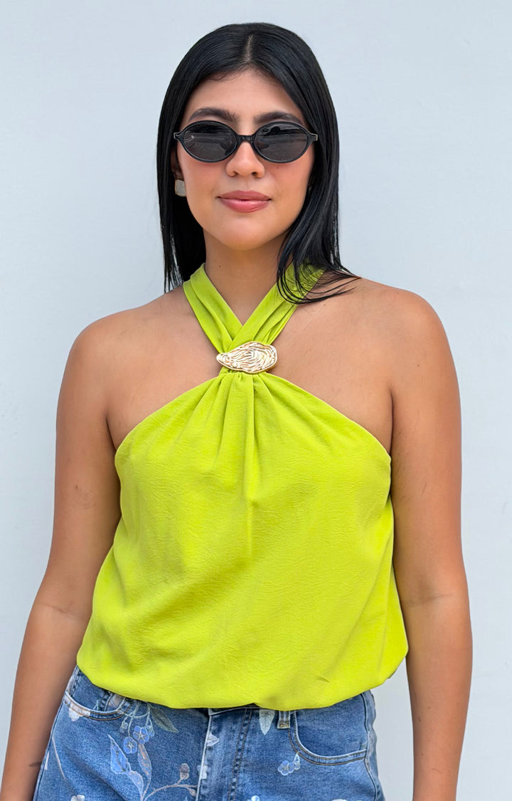 Blusa con broche dorado - BLUSAS REGULAR Boutiquemirel 