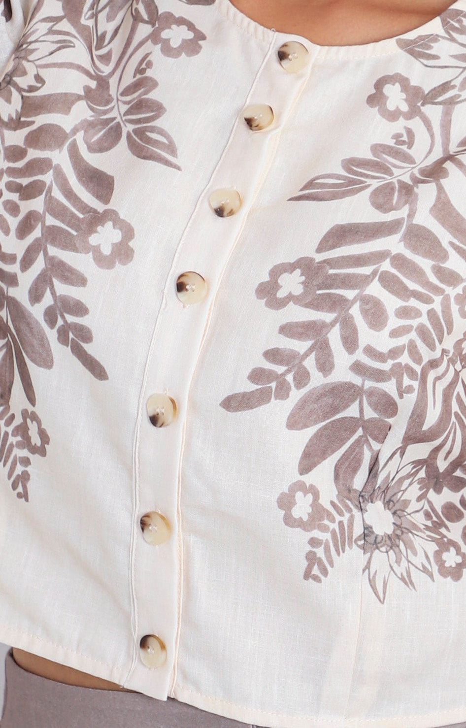 Conjunto beige estampado floral
