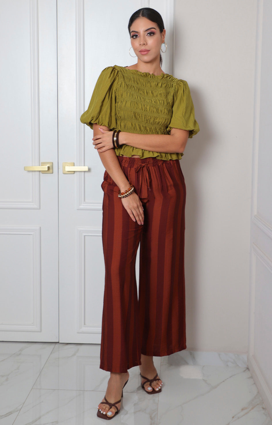 Pantalón de rayas con cordón ajustable
