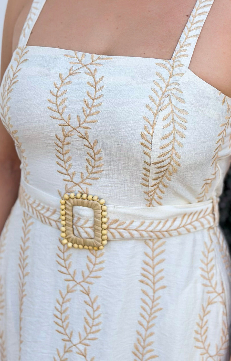 Vestido beige con detalle bordado y cinturón - VESTIDO LARGO REGULAR Boutiquemirel 