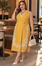 Vestido midi con bordado floral