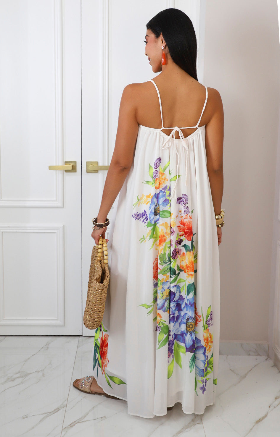Vestido beige largo floral de tirantes