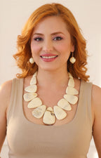 Set de collar y aretes con piedras grandes