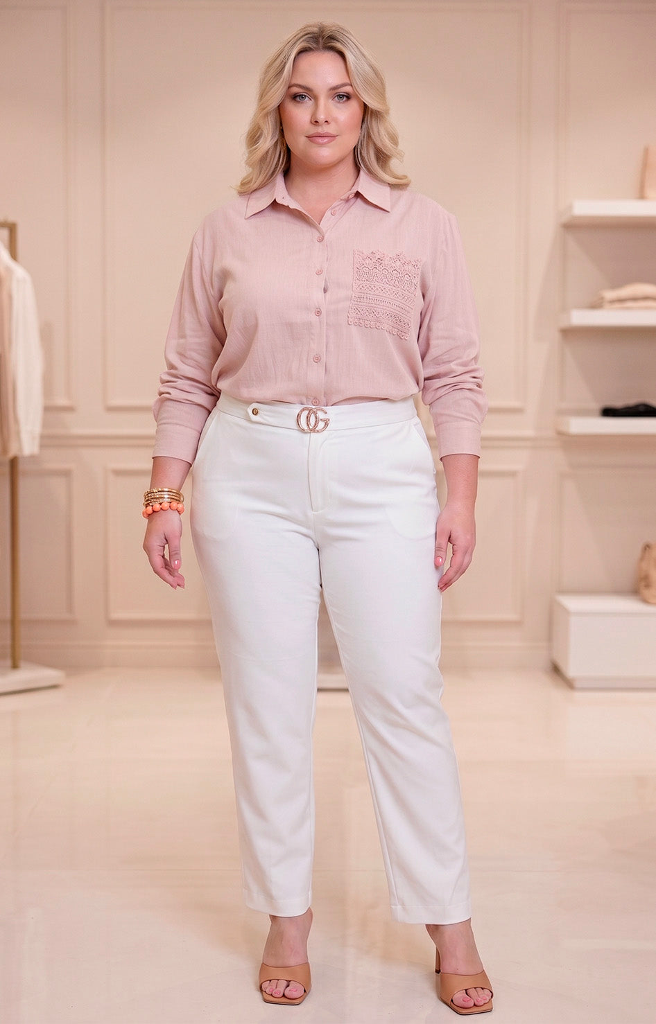 Blusa con detalles de encaje - BLUSAS CURVY Boutiquemirel 