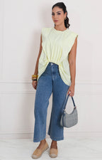 Blusa amarilla con fruncido