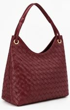Bolsa de hombro acolchada con cadena