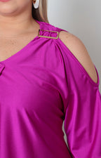 Blusa con hebillas y mangas campana