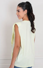 Blusa amarilla con fruncido