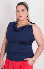 Blusa lisa con hebilla