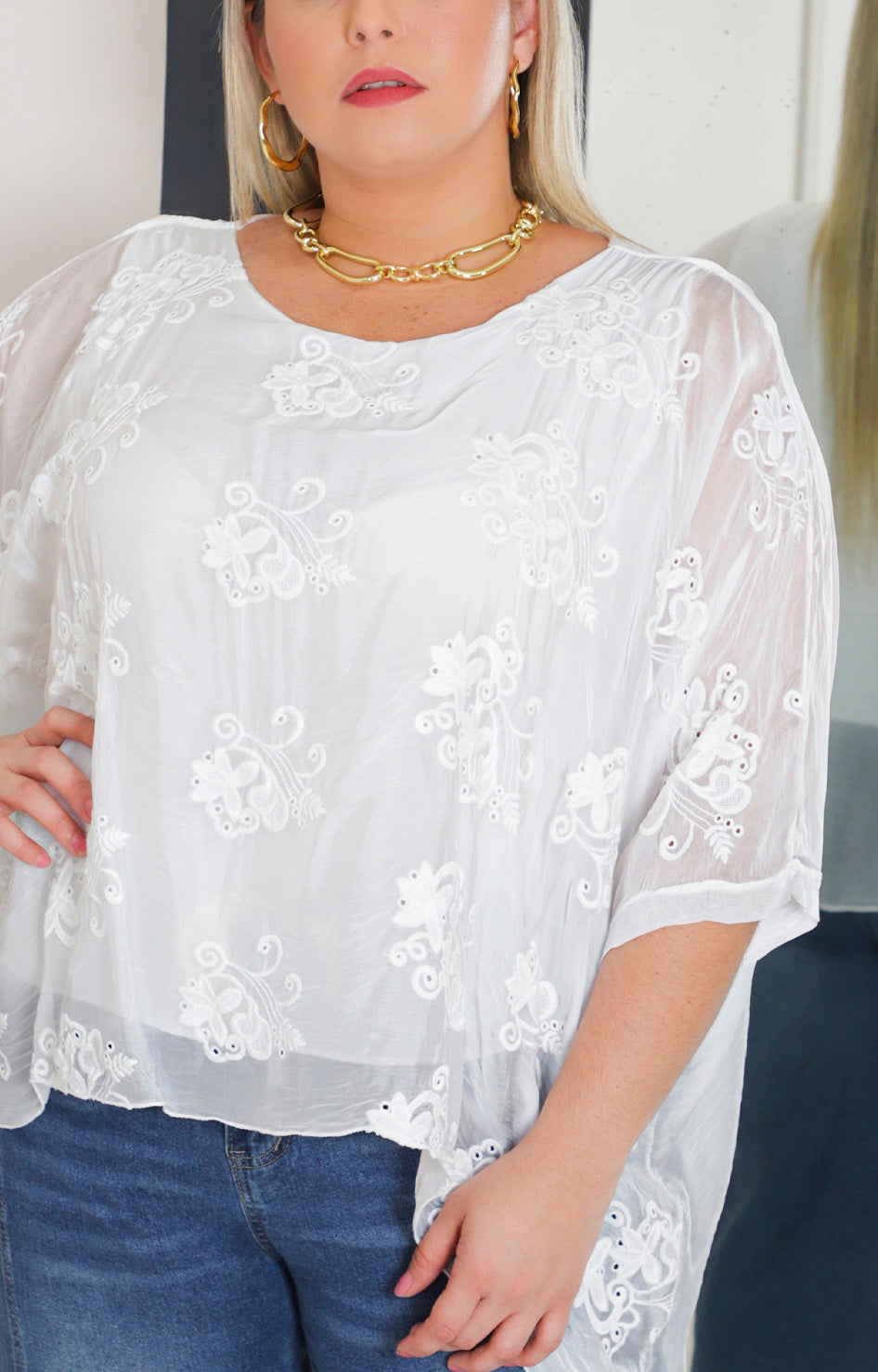 Blusa blanca bordada