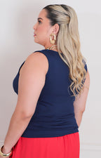 Blusa lisa con hebilla