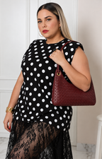 Bolsa de hombro acolchada con cadena