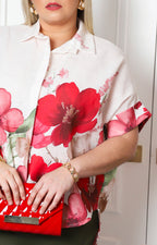 Blusa beige camisera con estampado floral