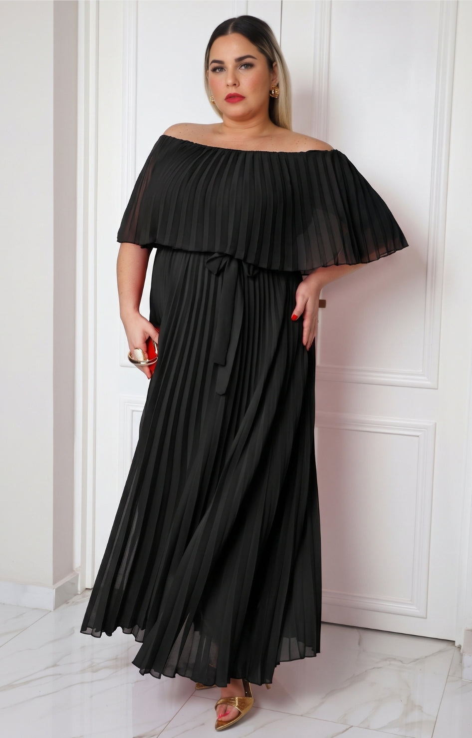 Vestido plisado con mangas mariposa