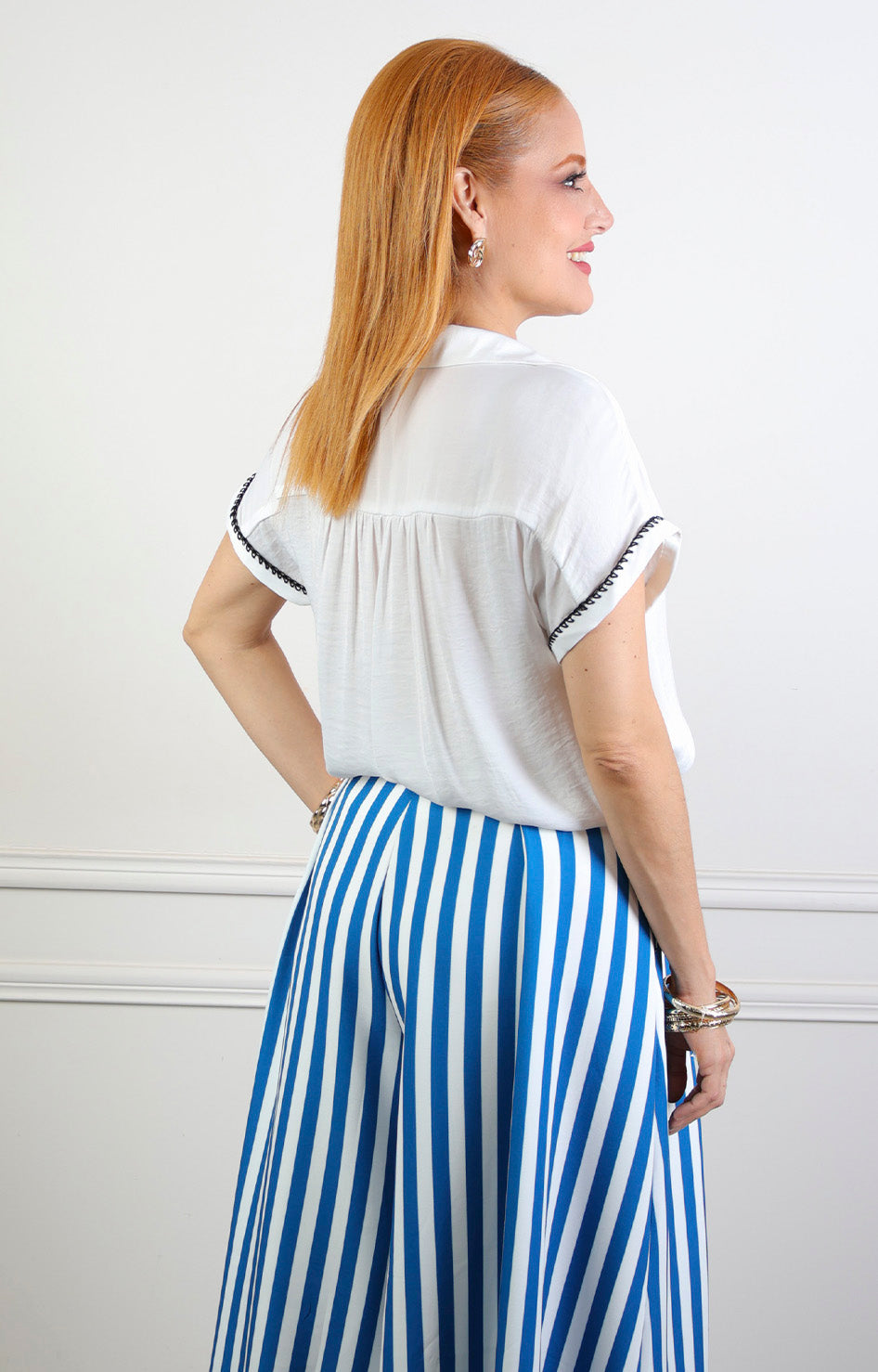 Blusa sin manga con escote en V Boutiquemirel, diseño regular femenino