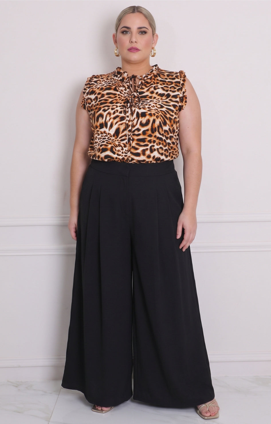 Pantalón curvy de corte amplio de la marca Boutiquemirel, pantalón elegante y cómodo para diferentes estilos.