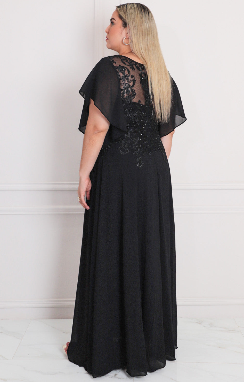 Vestido negro con aplicaciones - VESTIDO LARGO CURVY Boutiquemirel 
