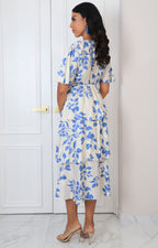 Vestido azul con estampado
