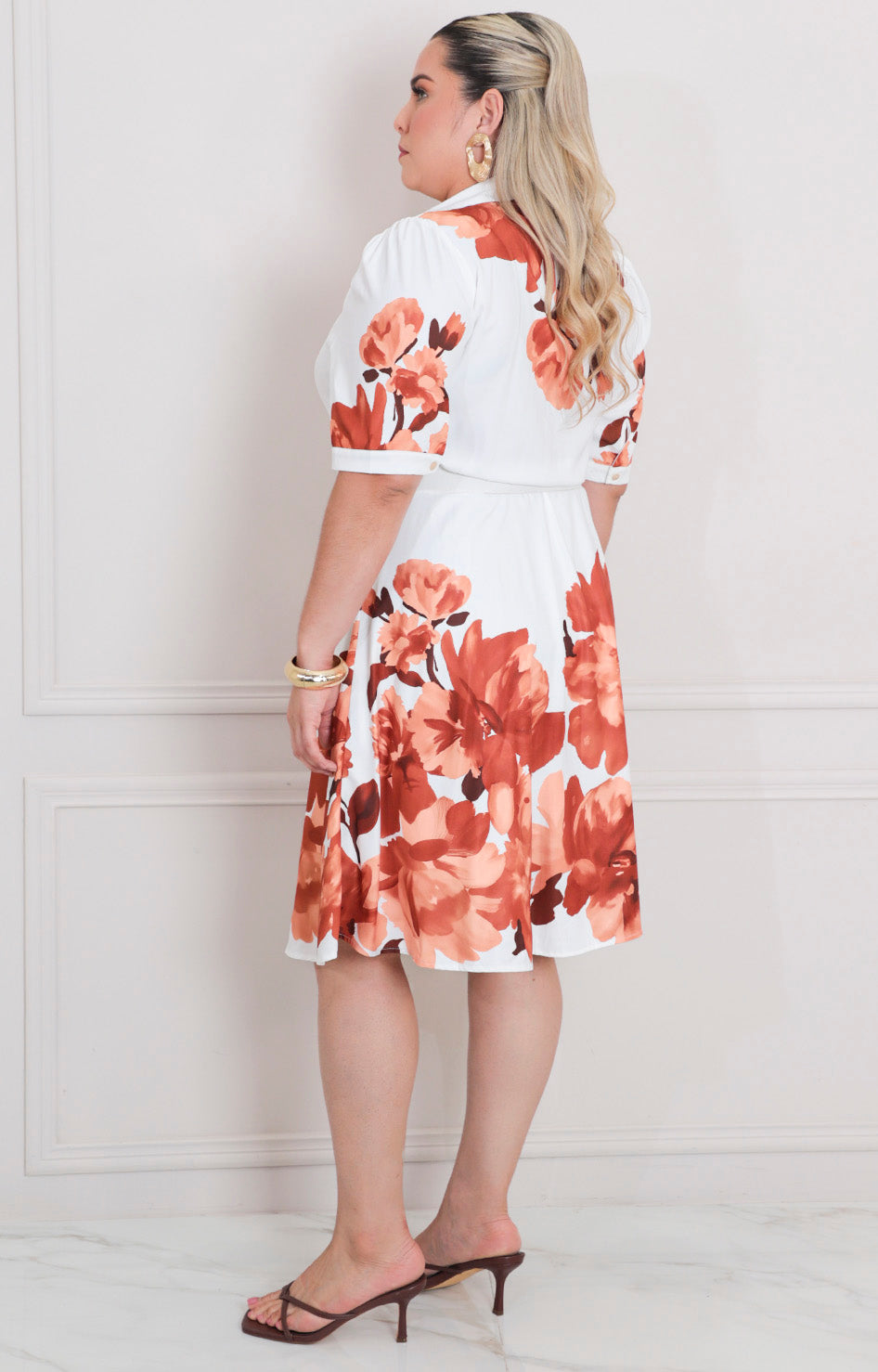 Vestido blanco estampado con cinturón