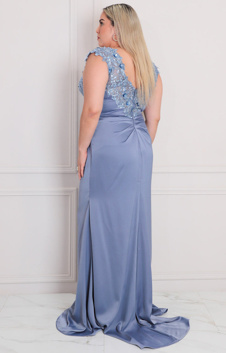 Vestido azul con bordado - VESTIDO LARGO CURVY Boutiquemirel 