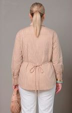 Blusa beige de rayas con corbata - BLUSAS CURVY Boutiquemirel 