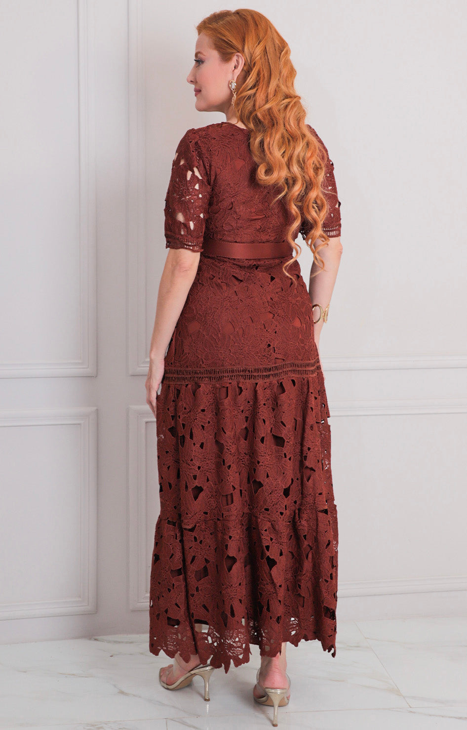 Vestido café de guipur - VESTIDO LARGO REGULAR Boutiquemirel 