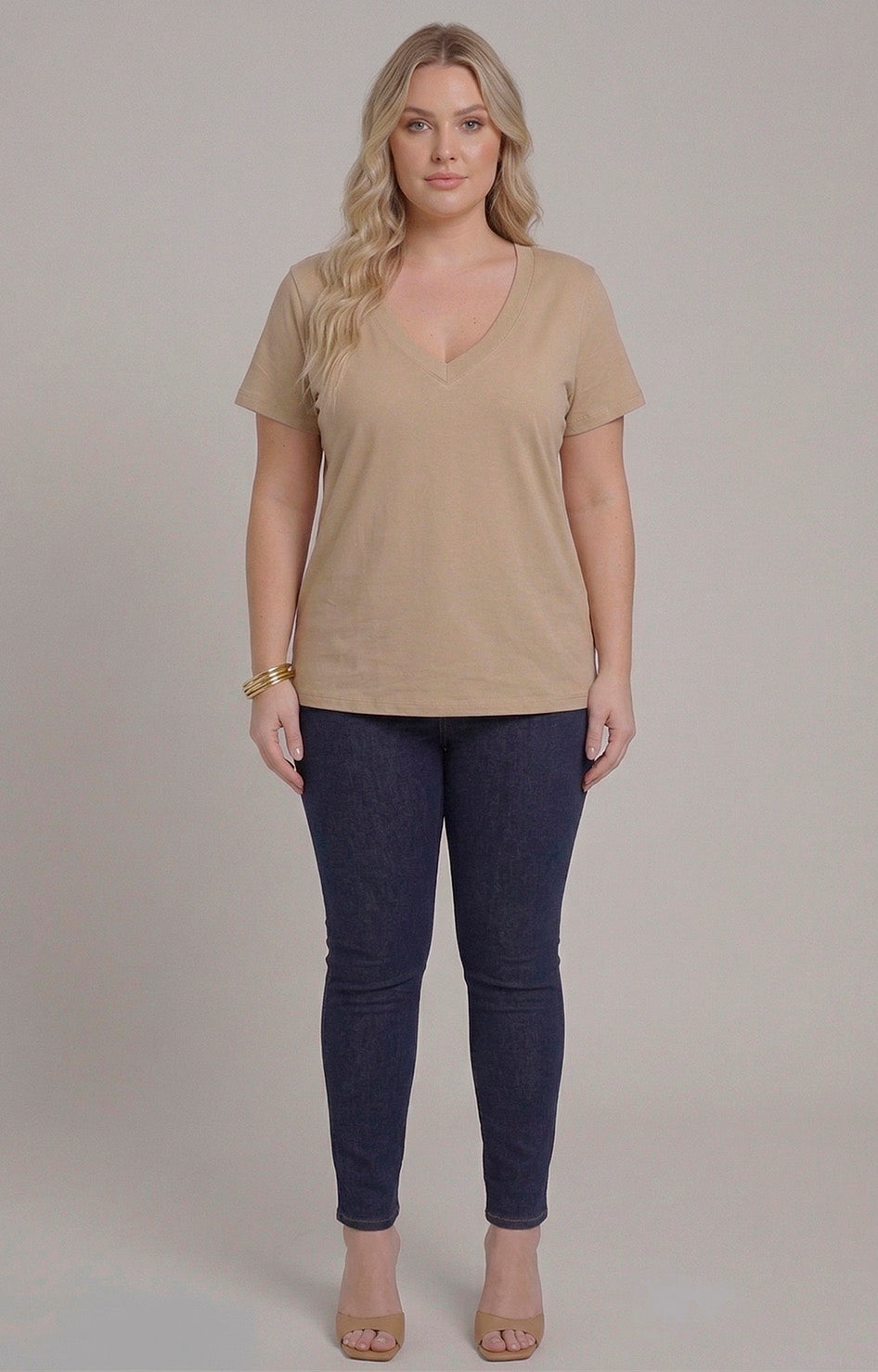 Blusa básica beige - BLUSAS CURVY Boutiquemirel 