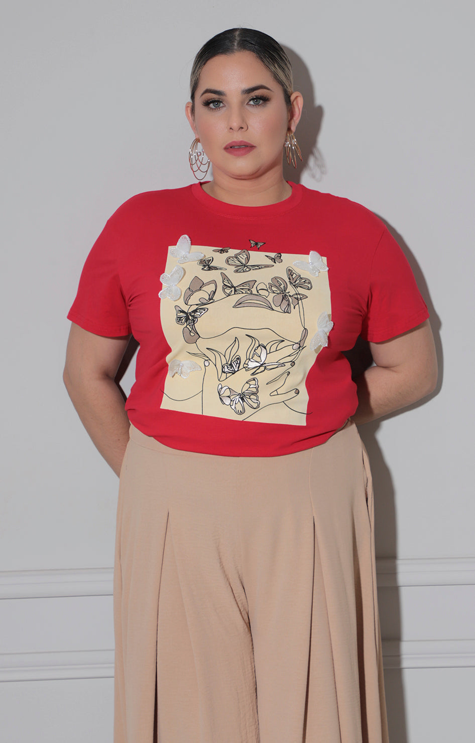 Blusa roja con estampado 3D