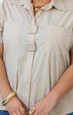 Blusa camisera beige con botones
