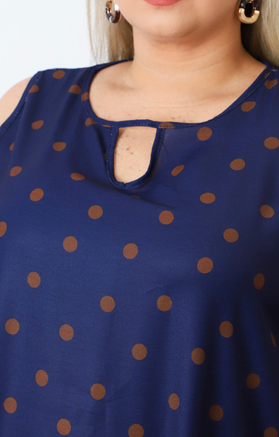Vestido corto estampado de lunares con olán