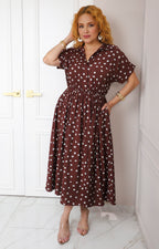 Vestido café estampado con polka dots