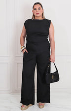 Conjunto liso con fruncido