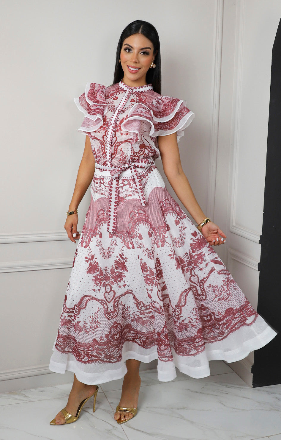 Conjunto con estampado barroco y volantes