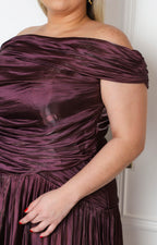 Vestido vino drapeado satinado