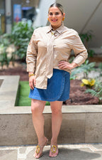 Blusa beige de rayas con corbata