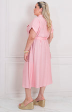 Vestido rosa con cinturón