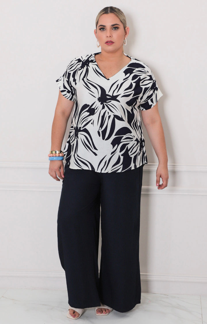 Blusa blanca con estampado tropical - BLUSAS CURVY Boutiquemirel 