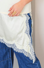 Blusa asímetrica con encaje