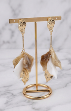Aretes Dorados Largos Florales - ARETES Boutiquemirel 